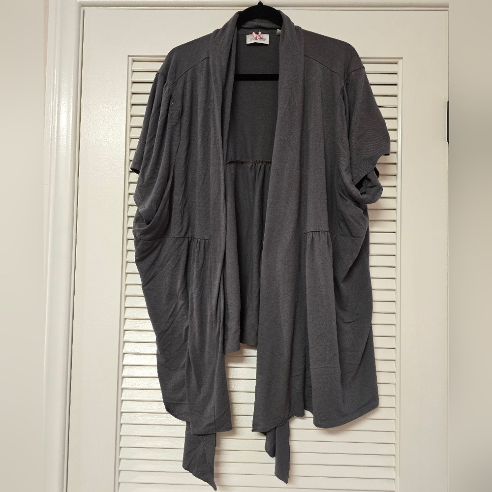 Avenue - (Plus-Size) Grey Open Flowy Short-Sleeve Cardigan Sweater